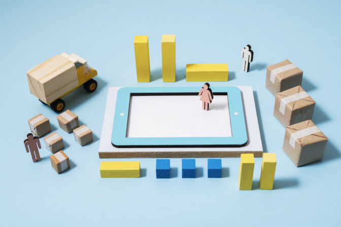 Why is modularity crucial when it comes to implement an order management system?